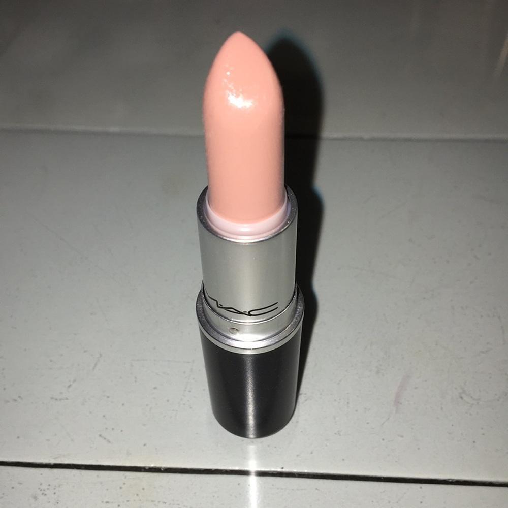 Mac Cosmetics Bi-ceptual lipstick